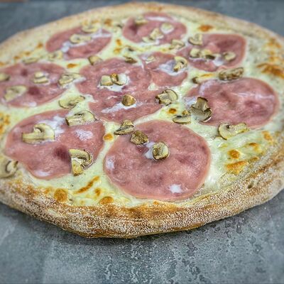 Пицца Капричоза в Pizza Mafia по цене 850 ₽