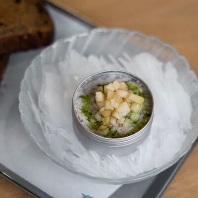 Форшмак из атлантической сельди с маринованными яблоками в ФишДиллерс по цене 359 ₽