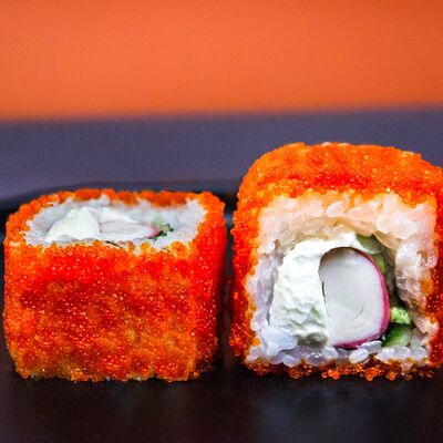 Калифорния с нежным крабом в SushiShark по цене 370 ₽