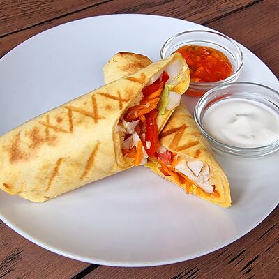 Буритто с курицей в Пельмэн по цене 425 ₽