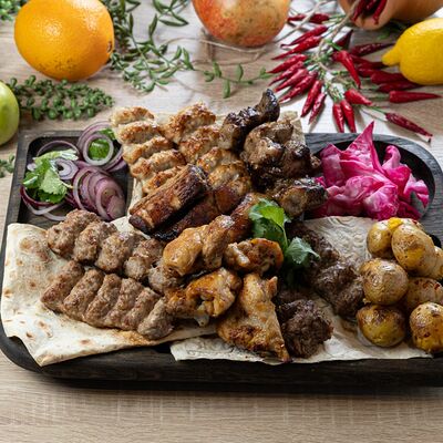 Ассорти Шашлыков в Ваш лаваш по цене 5600 ₽