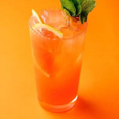 Лимонад Грейпфрут клубника 0,35л в Филадельфия по цене 365 ₽