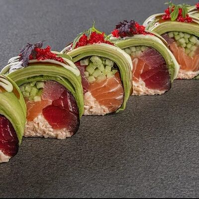 Сашими с лососем и тунцом в Осьминог на Чапаева 58 по цене 940 ₽