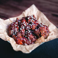 Крылья барбекю в Oscar Beef