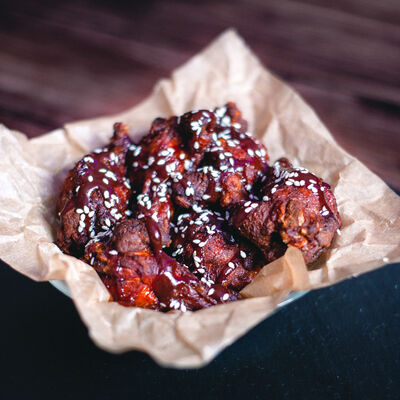 Крылья барбекю в Oscar Beef по цене 290 ₽