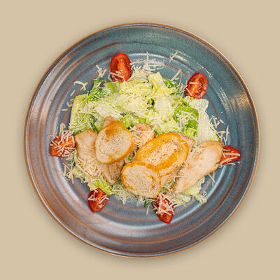 Цезарь с цыпленком в Любим сытно по цене 945 ₽