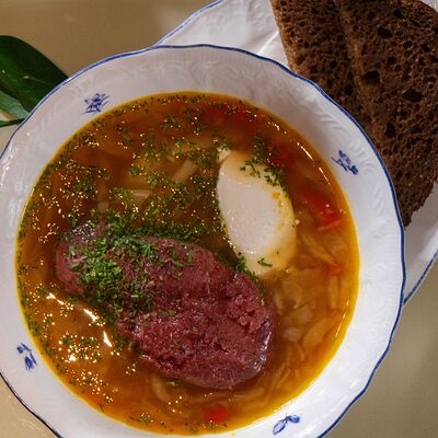 Щи с томленой говядиной в Стекляшка по цене 690 ₽