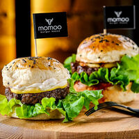 Старая школа в Momoo