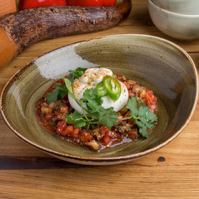 Буррата с тартаром из овощей и соусом чили в Дади по цене 550