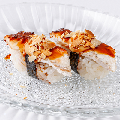 Суши с угрем и соусом трюфельный унаги в Gaijin по цене 590 ₽