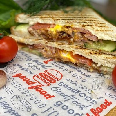 Сэндвич с курицей и сыром в OK Burger по цене 220 ₽