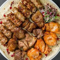 Ассорти шашлыков из свинины, курицы, индейки в Шоти