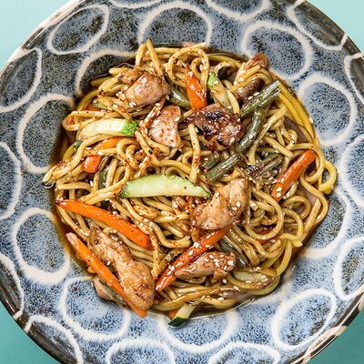 Рамен с говядиной в медовом кимчив Мао по цене 445 ₽