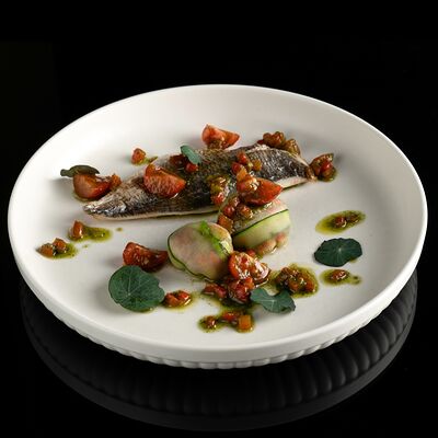 Филе дорадо с равиолями из цукини с соусом Вьерж в Западный сад ! по цене 1400 ₽