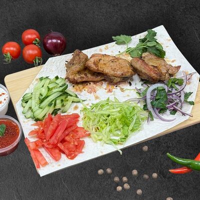 Шашлык из мякоти индейки в Донар на мангале по цене 600 ₽