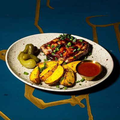 Свиные ребра с картофелем в Dolce Vita по цене 630 ₽