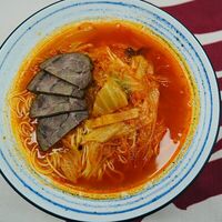 Рамен с кимчи и говядиной 泡菜牛肉面 в Юань вэй