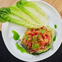 Тартар Лосось-гуакамоле в Wine Сonnection