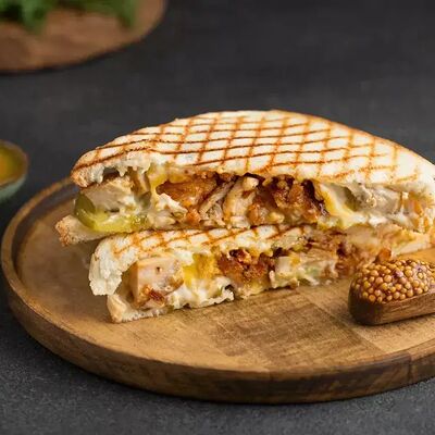 Е сэндвич в DARK SIDE шаурма & гриль по цене 440 ₽