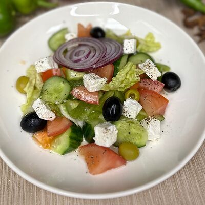 Греческий салат в Алтын Кафе по цене 380 ₽