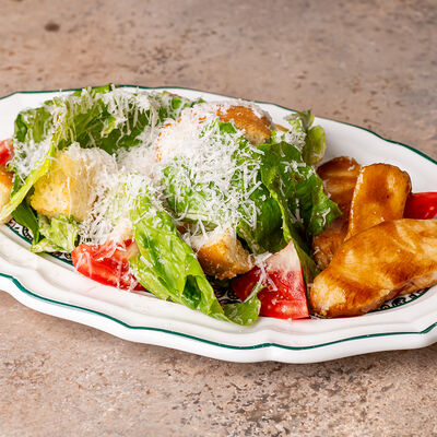 Цезарь Романо с цыпленком в Lili по цене 690 ₽