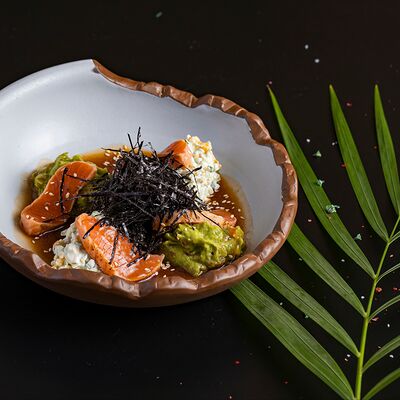 Татаки из лосося в Asiainn по цене 1420 ₽