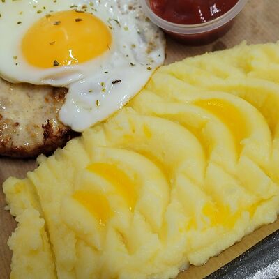 Картофельное пюре с бифштексом в Вкусно как дома по цене 599 ₽