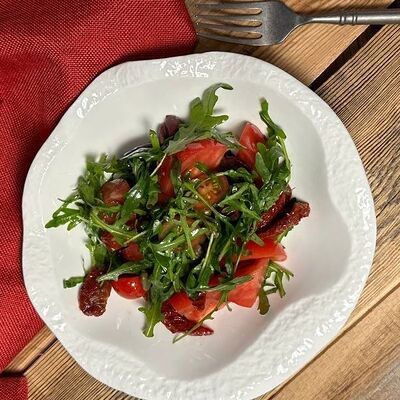 Ассорти из томатов с рукколой в Двор Помидор по цене 590