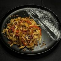 Wok c курицей в сливочно- сладком соусе в Testoo