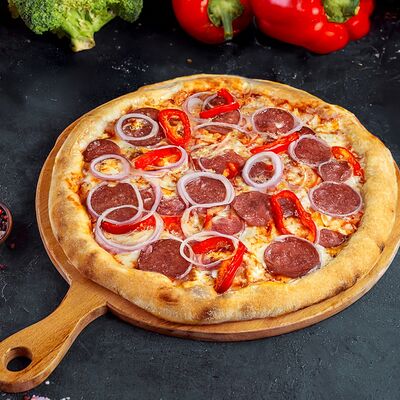 Пицца Пепперони лайт мультизлаковая в Eat&Drinks Pizza по цене 675 ₽