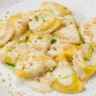 Равиоли с креветкой и рисовым соусом в Смена вкуса по цене 460 ₽