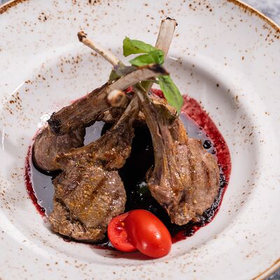 Корейка ягненка в VIP караоке-клуб Ля Мажор по цене 1900 ₽