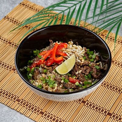 Стир-фрай с говядиной в Братья Ву по цене 480 ₽