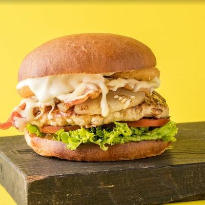 Бургер с ананасом в Mesto Burger по цене 265