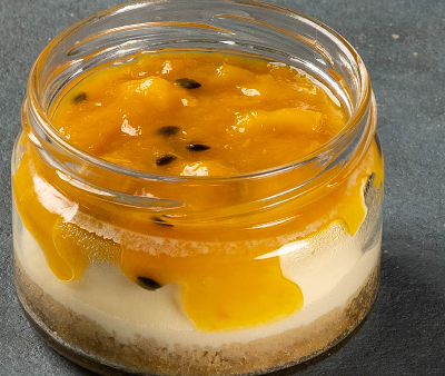 Чизкейк Манго-Маракуйя в Uno - завтраки весь день по цене 399 ₽