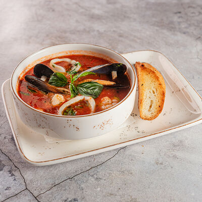 Томатный суп с морепродуктами в Биродром и Панчетта по цене 580 ₽