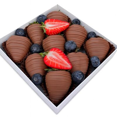 Клубника в шоколаде с голубикой Коктейль Мертилла размера S в Клубника в шоколаде VeryBerryLab по цене 3790 ₽