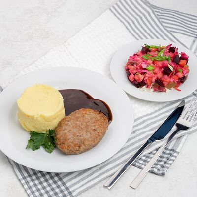 Котлета по-домашнему с картофельным пюре и винегретом в Бублик по цене 659 ₽