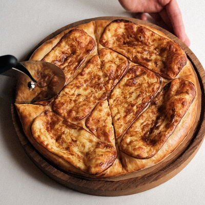 Хачапури с копченым сыром в Эларджи по цене 990 ₽