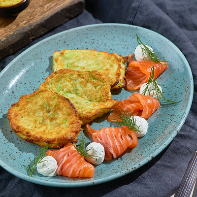 Драники из кабачков с форелью и сырным кремом в Тбилисити по цене 690 ₽