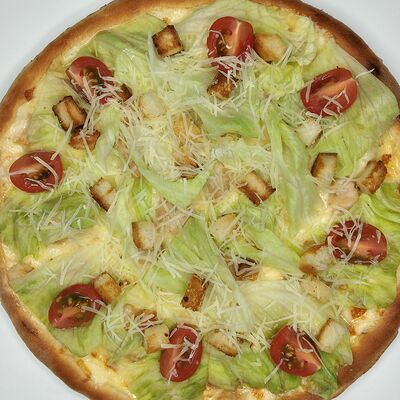 Пицца Цезарь в Pizza mizza по цене 445 ₽