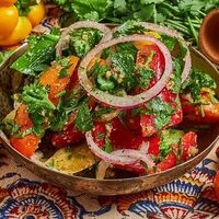 Салат по-крестьянски в Джо-Джо грузинская кухня