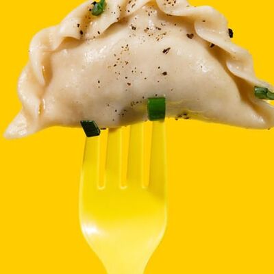 Пельмени мясные острые с карри в Тесто по цене 380 ₽