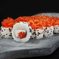 Острый лосось в Kartel Rolls