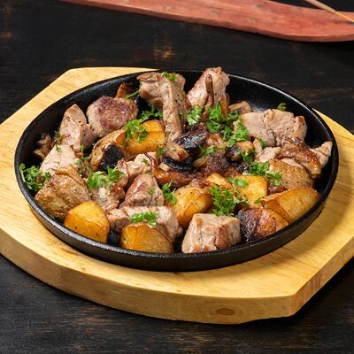 Горячая сковородка (свинина) в Луна по цене 660 ₽