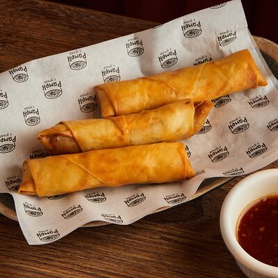 Спринг-роллы с курицей в Рамен с уткой по цене 540 ₽