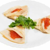 Блинчики с красной икрой в ЛЕОпицца