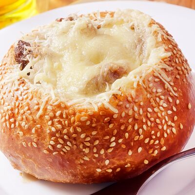 Жюльен с курицей и грибами в Премьера по цене 490 ₽