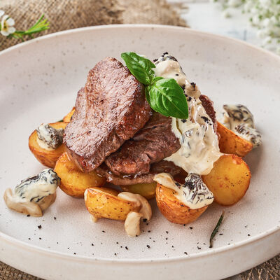 Телятина с соусом из сморчков в MANANA по цене 720