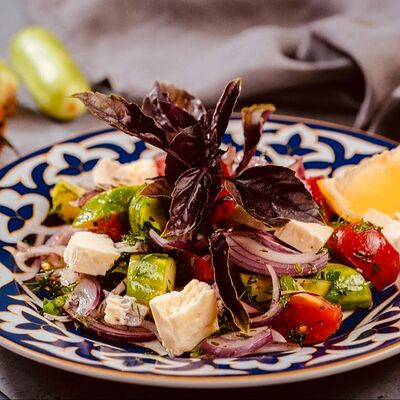 Салат Горный в Паприка по цене 520 ₽